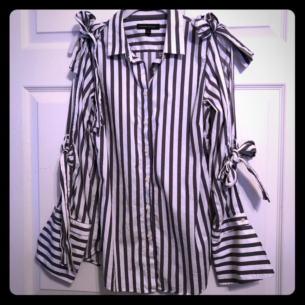 Banana Republic Striped Button-Down w/Open Sleeves